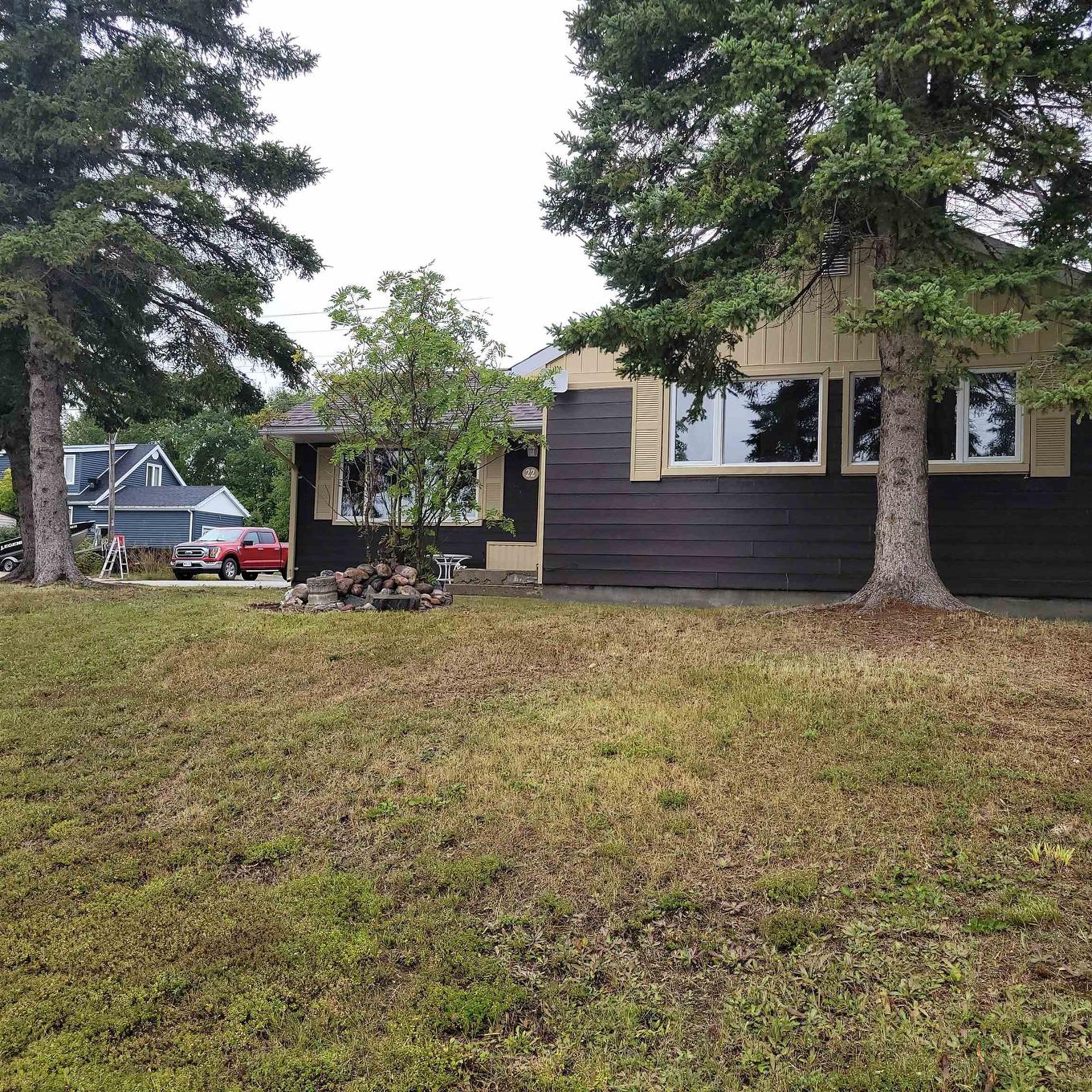 22 & 24 Mona Drive, Manitouwadge, ON - Outdoor