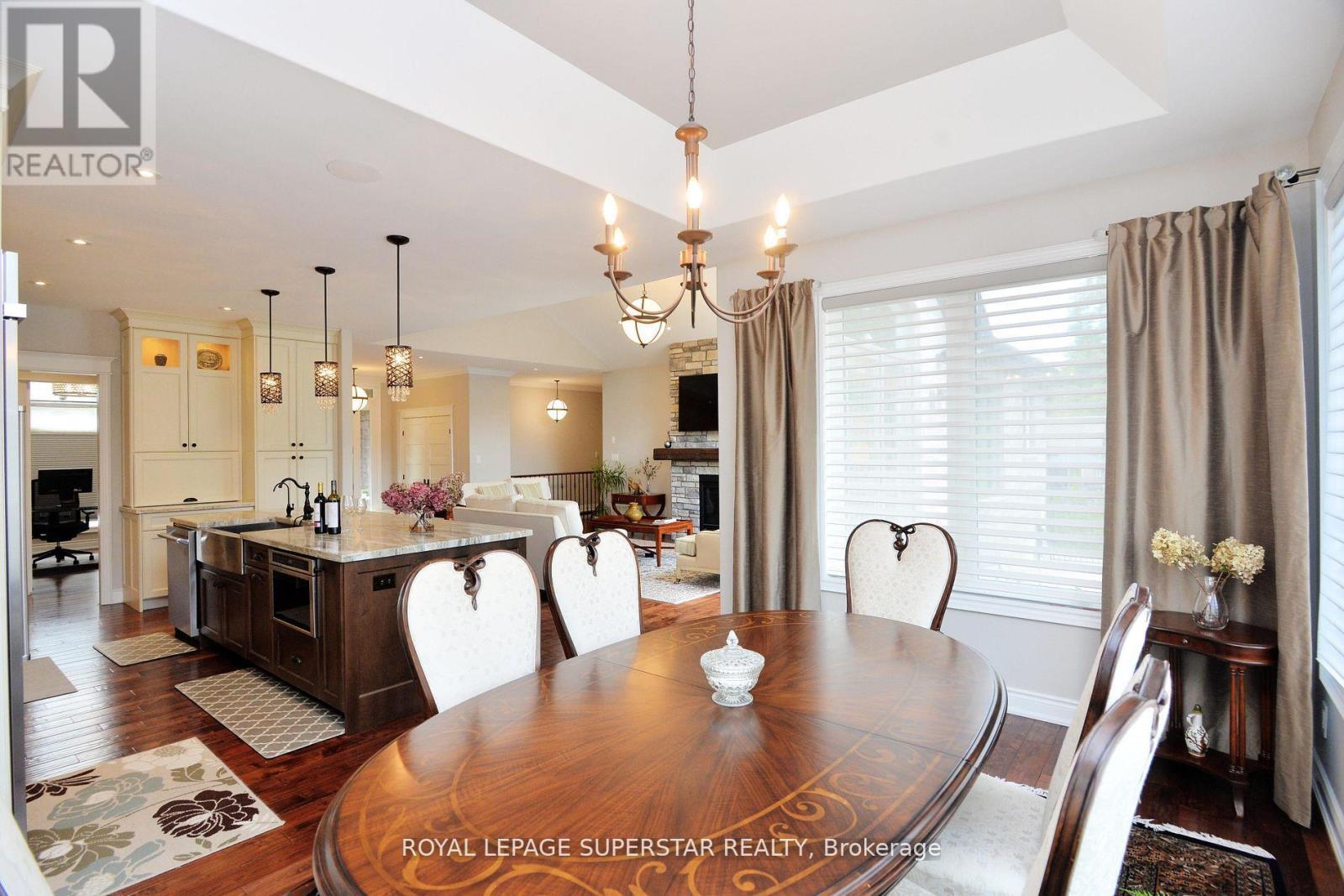 9 Black Creek Trail, Springwater, ON - Indoor Photo Showing Dining Room