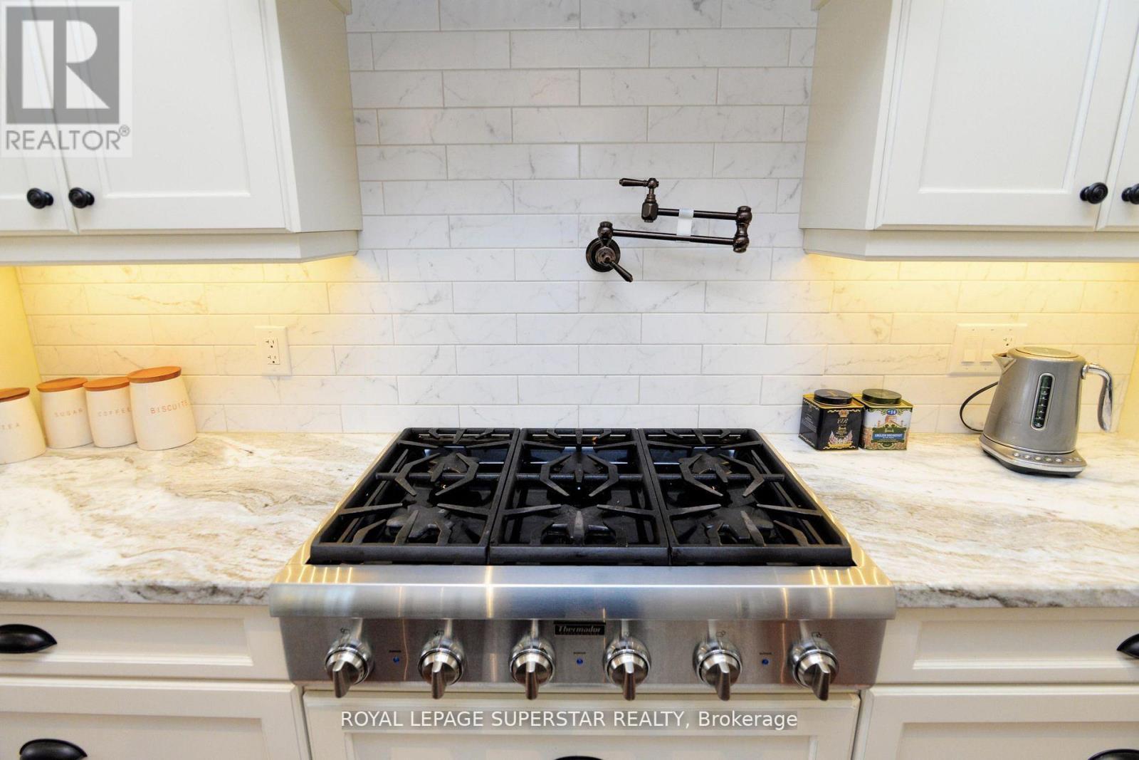 9 Black Creek Trail, Springwater, ON - Indoor Photo Showing Kitchen