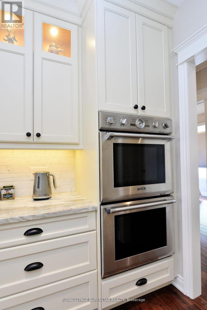 9 Black Creek Trail, Springwater, ON - Indoor Photo Showing Kitchen
