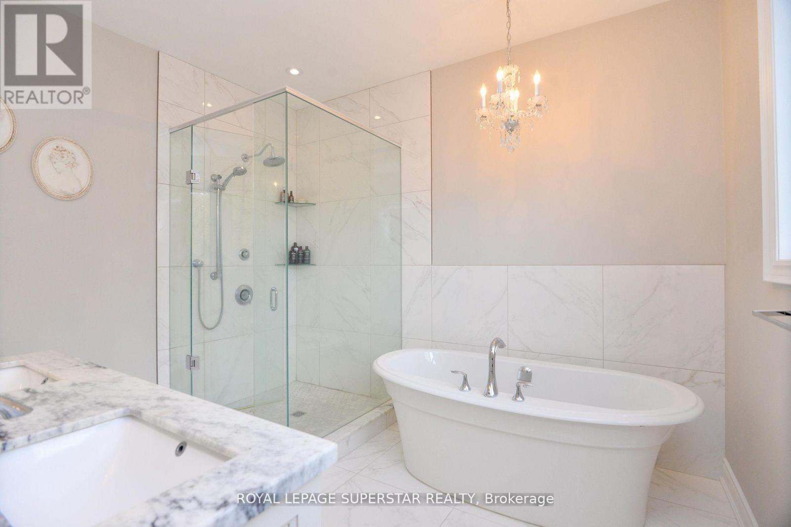 9 Black Creek Trail, Springwater, ON - Indoor Photo Showing Bathroom