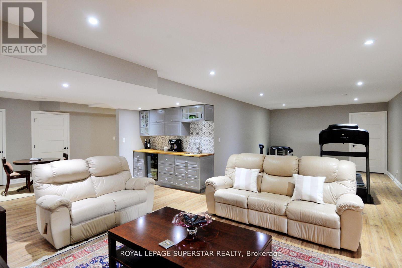 9 Black Creek Trail, Springwater, ON - Indoor Photo Showing Living Room