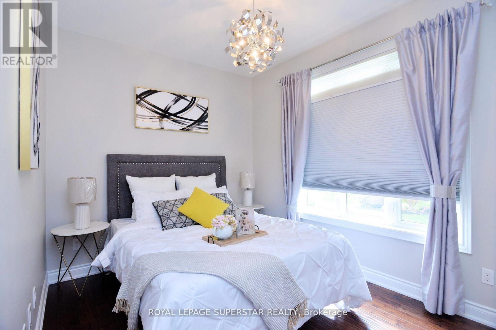 9 Black Creek Trail, Springwater, ON - Indoor Photo Showing Bedroom