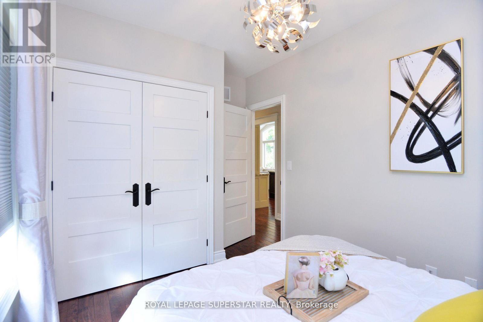 9 Black Creek Trail, Springwater, ON - Indoor Photo Showing Bedroom
