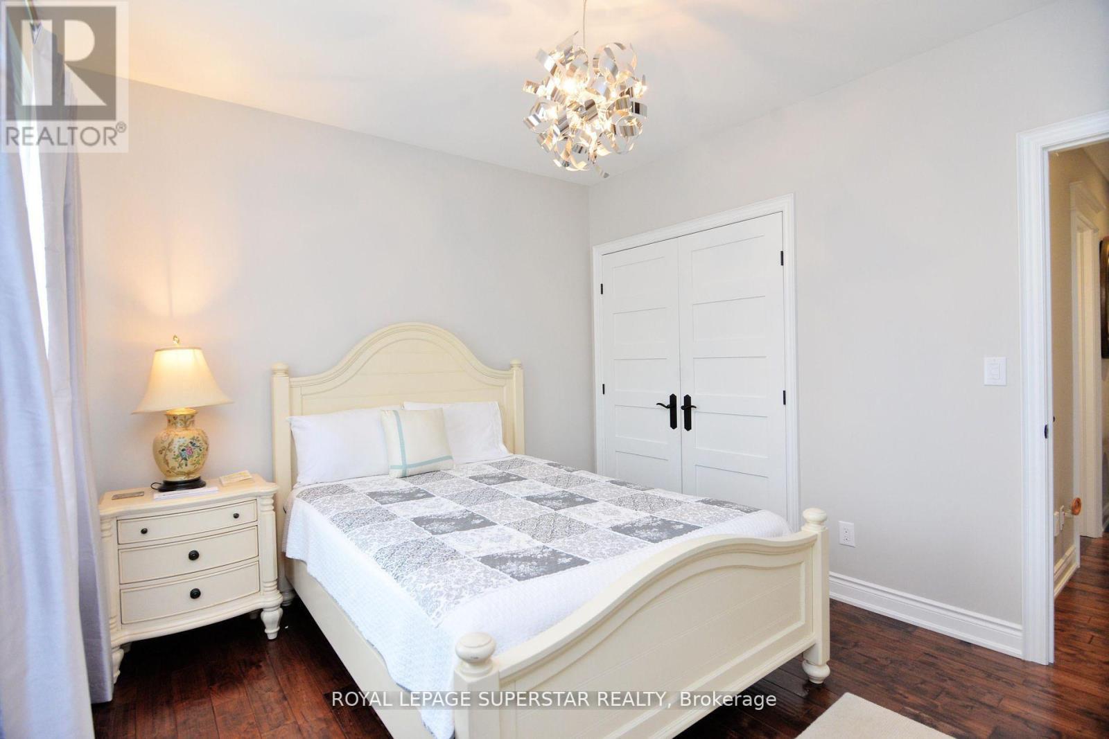 9 Black Creek Trail, Springwater, ON - Indoor Photo Showing Bedroom
