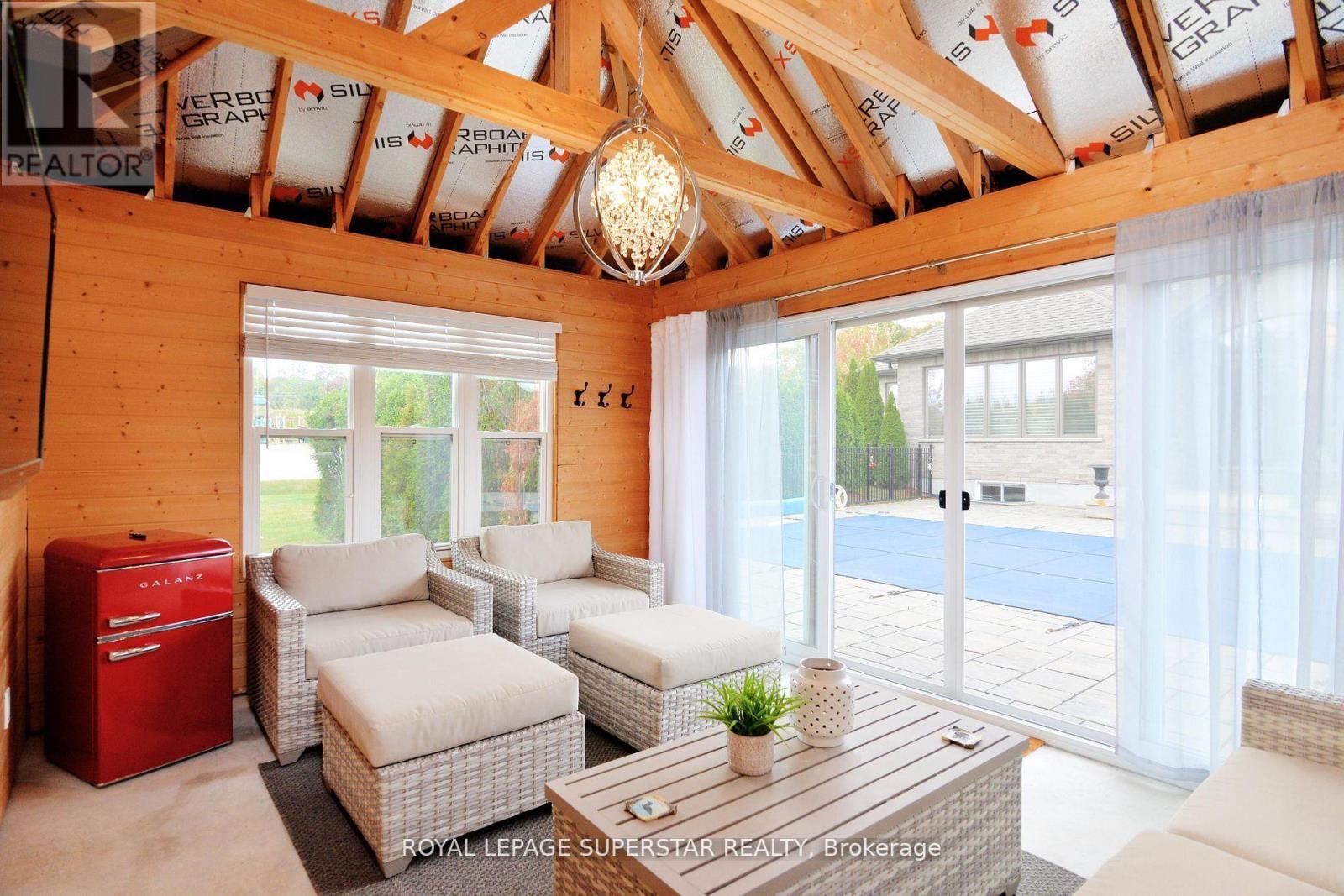 9 Black Creek Trail, Springwater, ON - Indoor Photo Showing Living Room