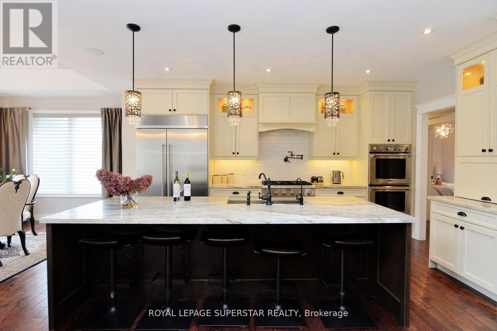 9 Black Creek Trail, Springwater, ON - Indoor Photo Showing Kitchen With Double Sink With Upgraded Kitchen