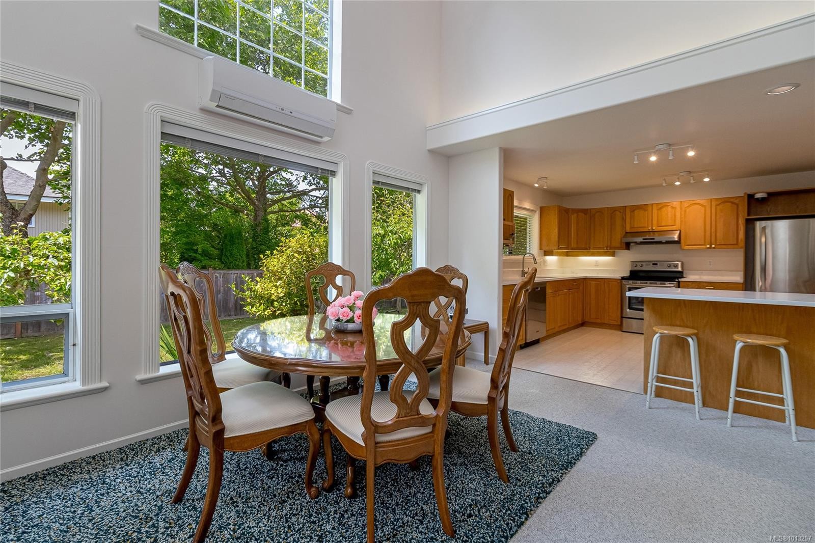 772 Wesley Crt, Saanich, BC