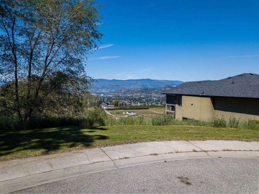 952 Ackerman Court, Kelowna, BC - Outdoor