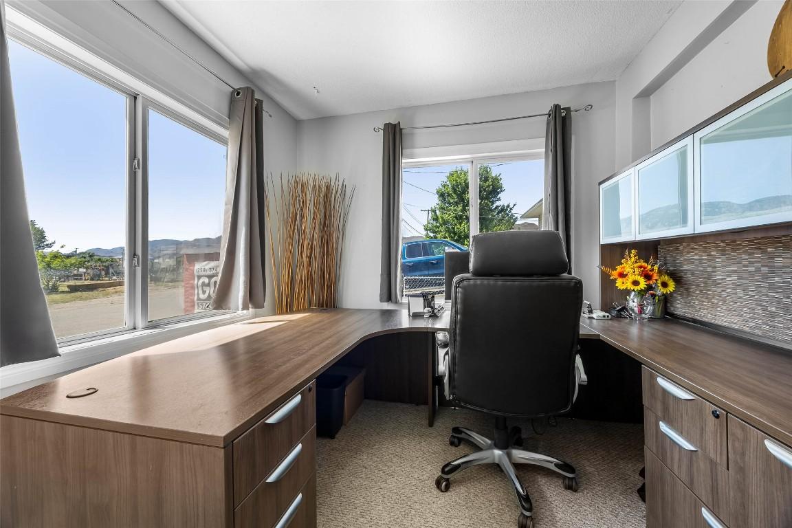 755 Crestline Street, Kamloops, BC - Indoor Photo Showing Office