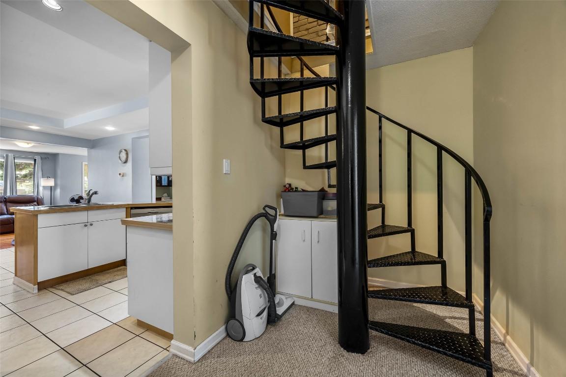 755 Crestline Street, Kamloops, BC - Indoor