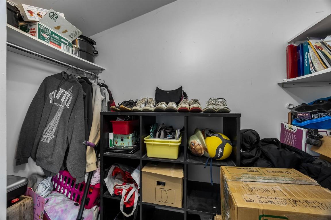 755 Crestline Street, Kamloops, BC - Indoor With Storage