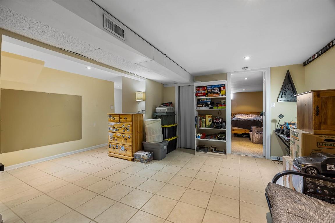 755 Crestline Street, Kamloops, BC - Indoor