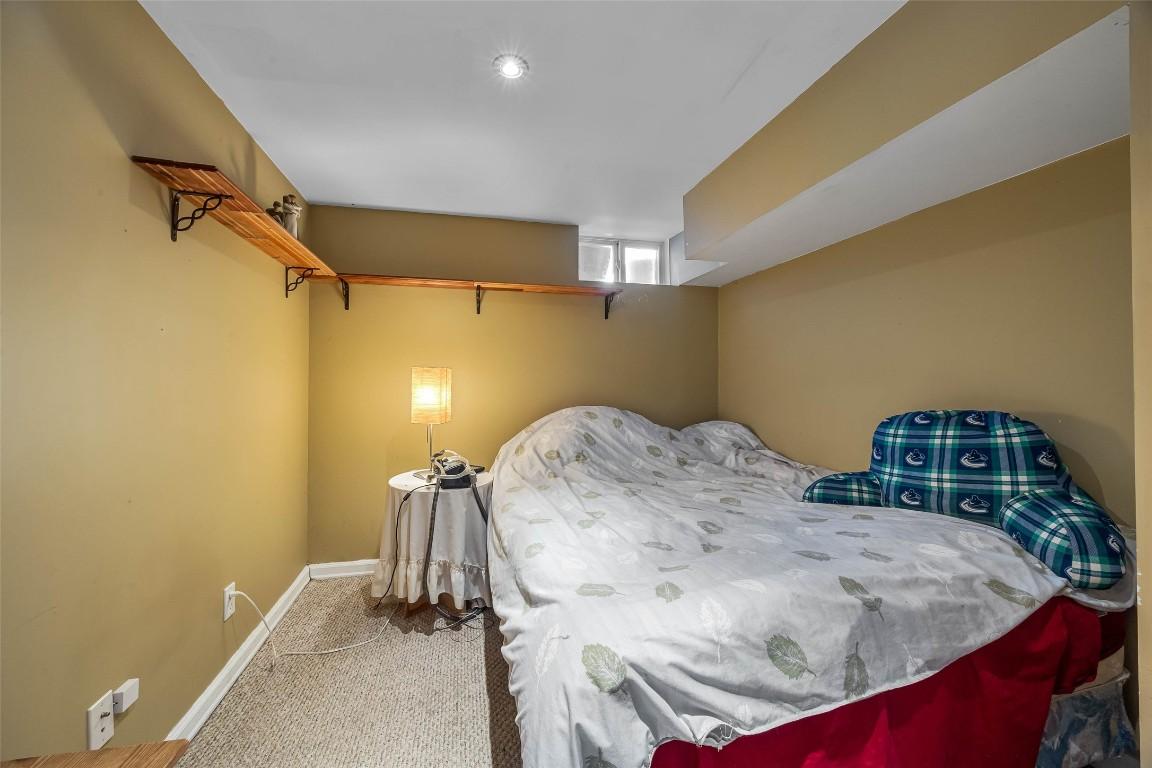 755 Crestline Street, Kamloops, BC - Indoor Photo Showing Bedroom