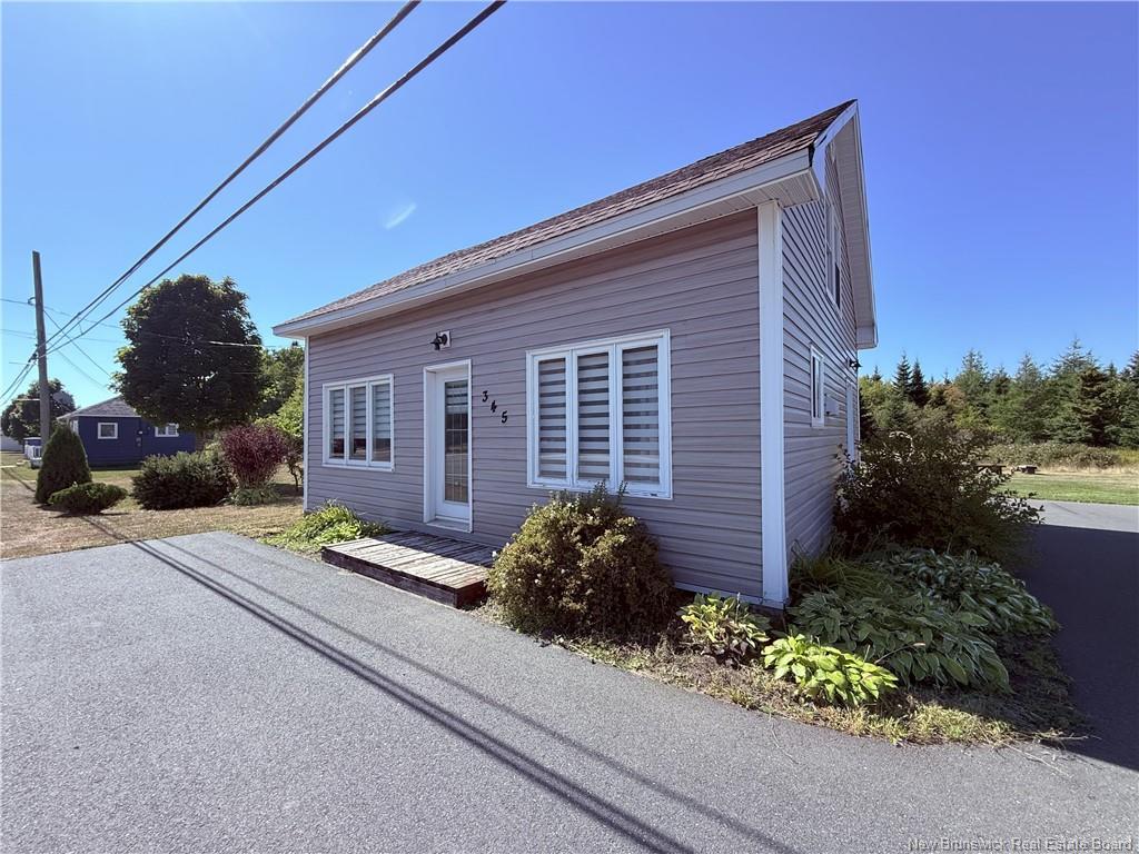 345 1Ere Rue, Shippagan, NB