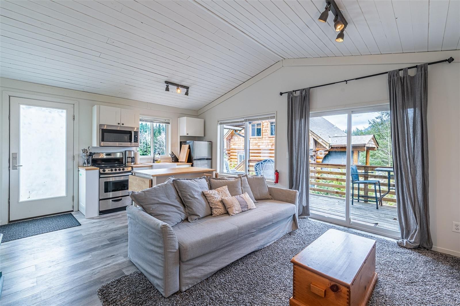 6-8631 South Shore Rd, Lake Cowichan, BC