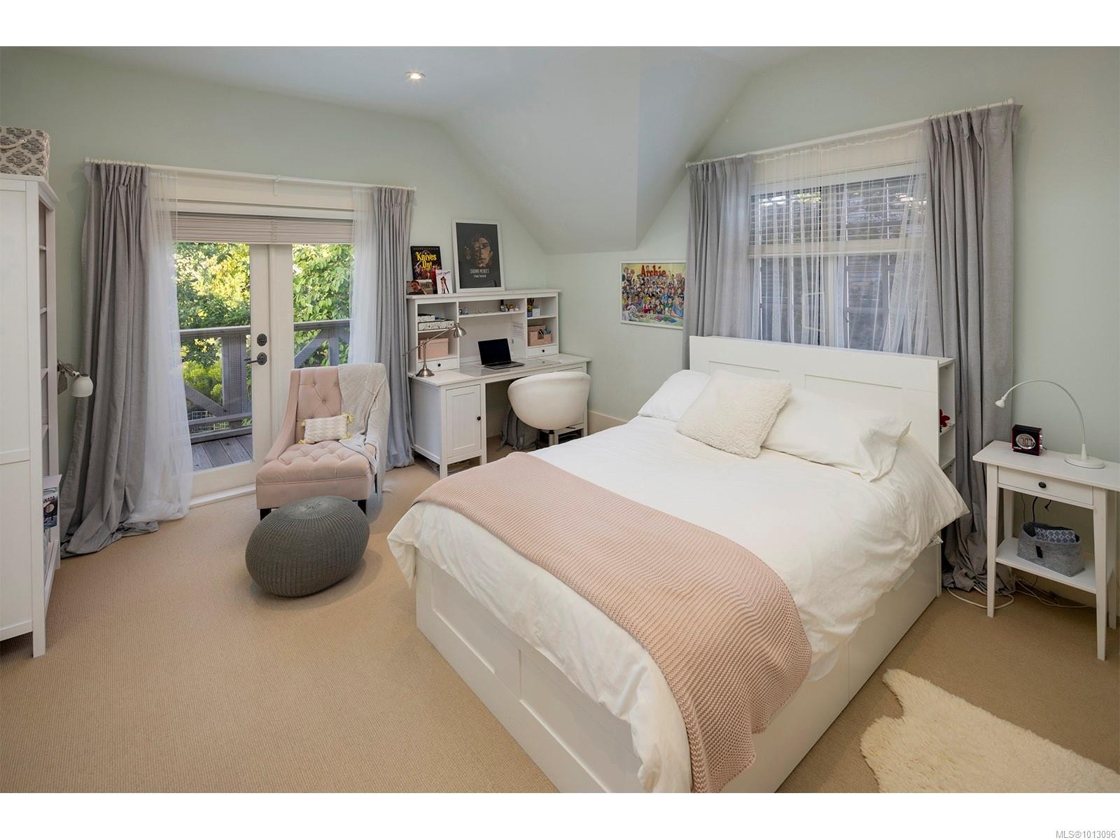 2766 Sea View Rd, Saanich, BC