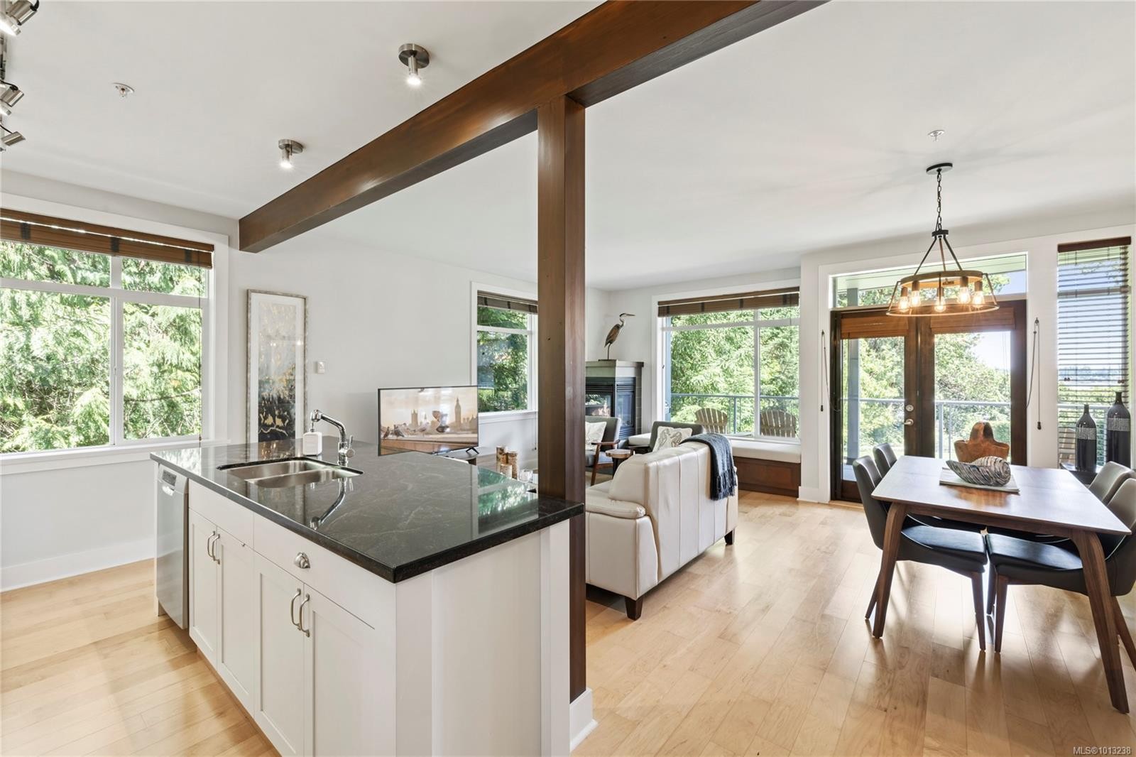 32-1059 Tanglewood Pl, Parksville, BC - Indoor