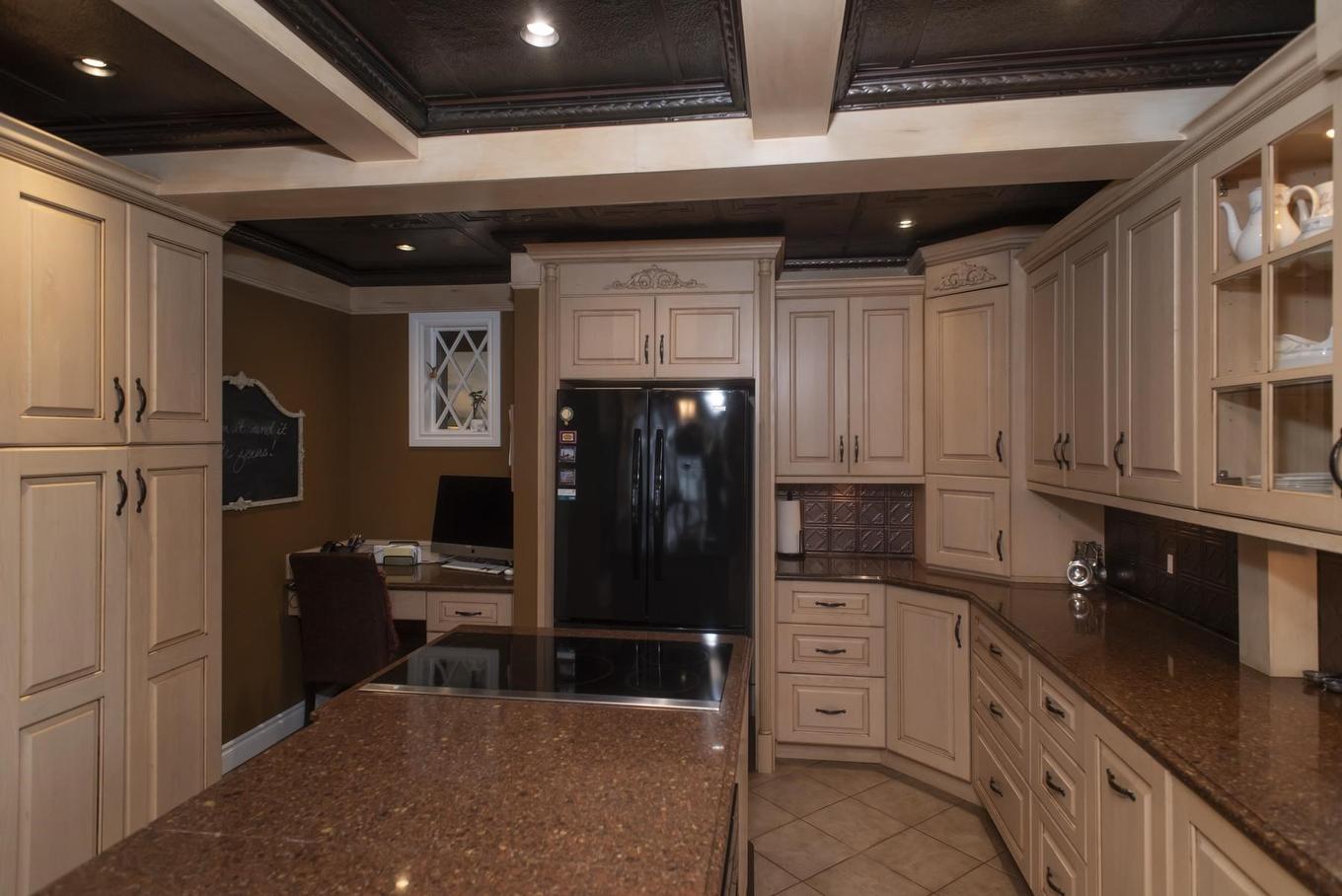 338 Catherine Street, Thunder Bay, ON - Indoor Photo Showing Kitchen