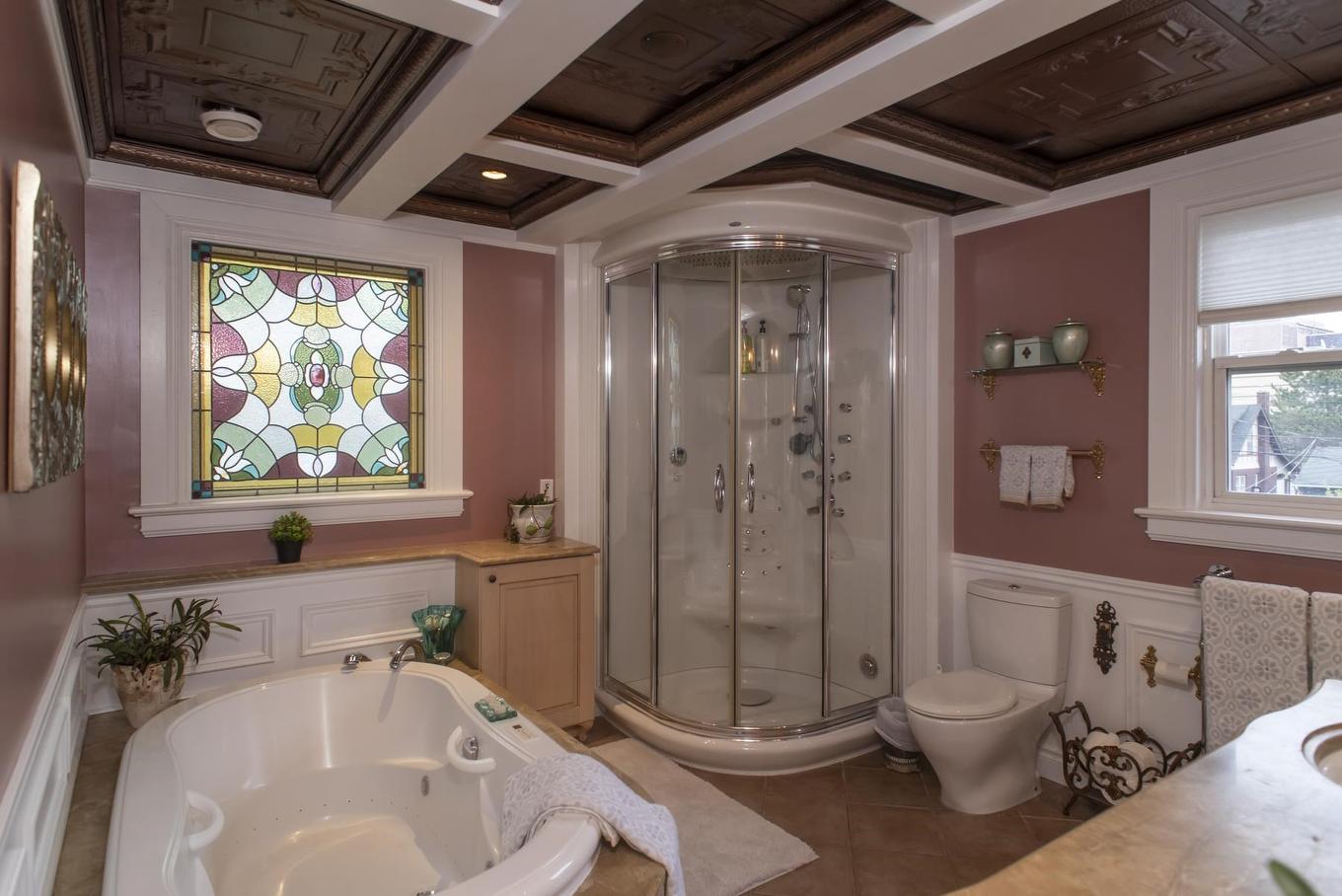 338 Catherine Street, Thunder Bay, ON - Indoor Photo Showing Bathroom