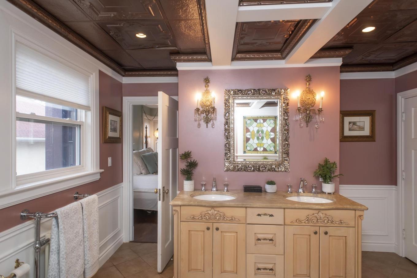 338 Catherine Street, Thunder Bay, ON - Indoor Photo Showing Bathroom