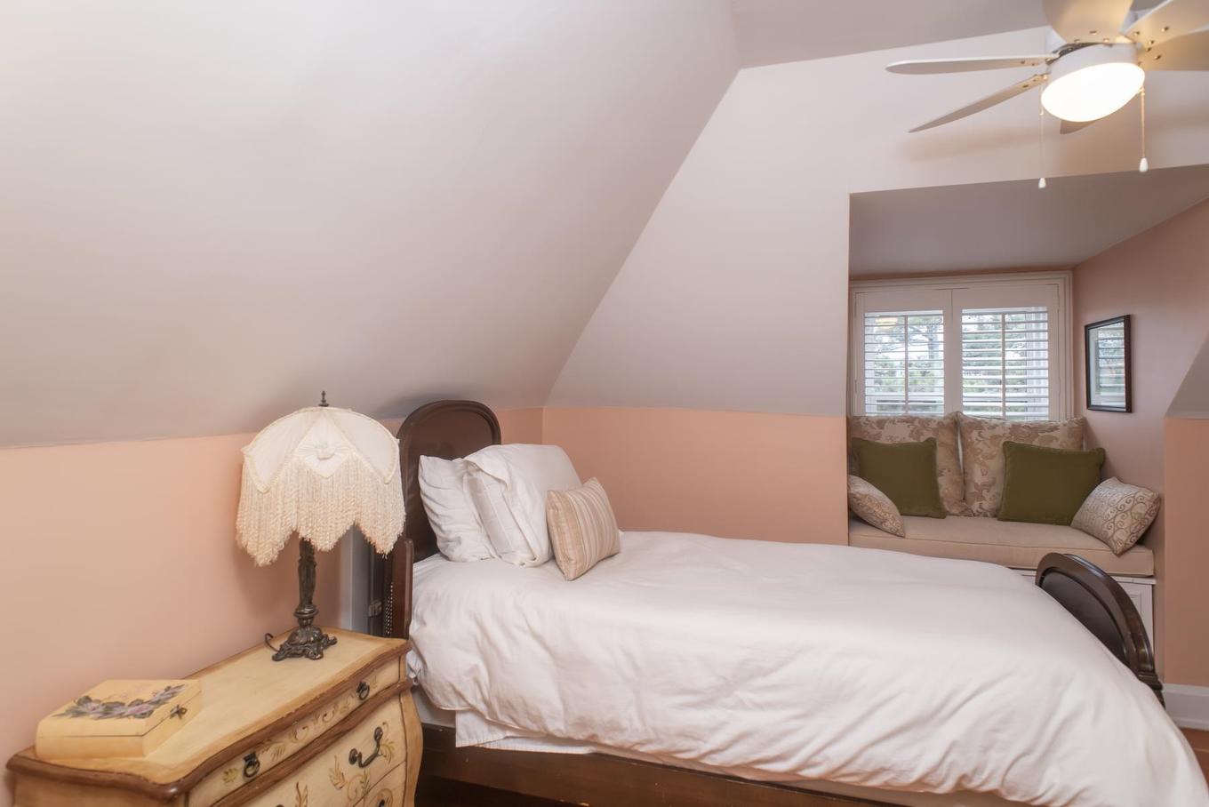 338 Catherine Street, Thunder Bay, ON - Indoor Photo Showing Bedroom