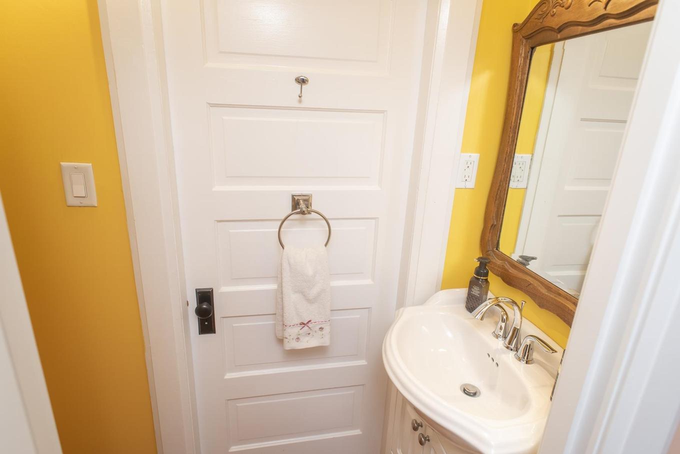 338 Catherine Street, Thunder Bay, ON - Indoor Photo Showing Bathroom