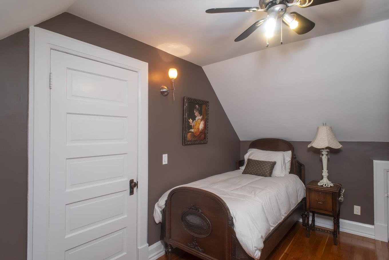 338 Catherine Street, Thunder Bay, ON - Indoor Photo Showing Bedroom