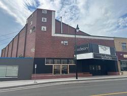 28 Court Street S Thunder Bay, ON P7B 2W5