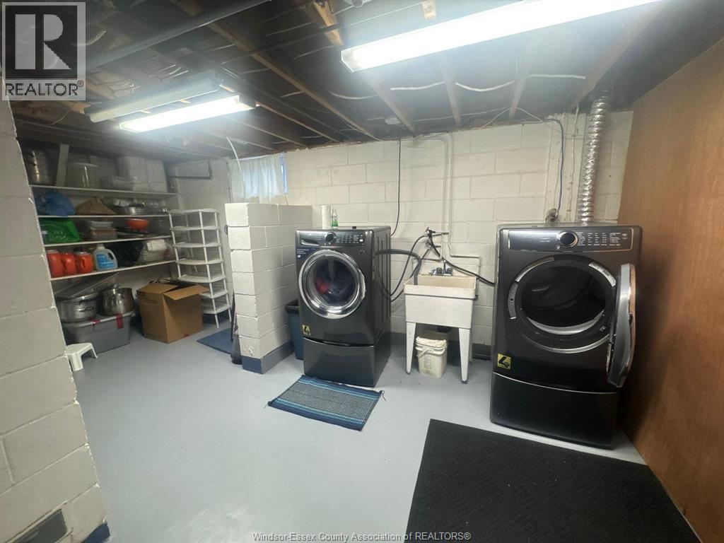 830 Talbot Road, Wheatley, ON - Indoor Photo Showing Laundry Room