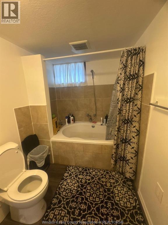 830 Talbot Road, Wheatley, ON - Indoor Photo Showing Bathroom