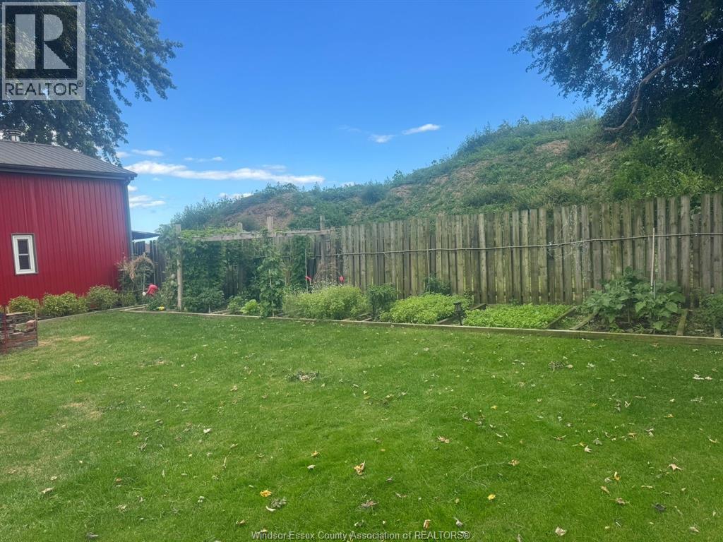 830 Talbot Road, Wheatley, ON - Outdoor