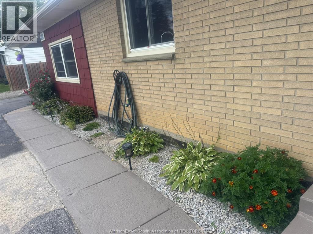 830 Talbot Road, Wheatley, ON - Outdoor With Exterior