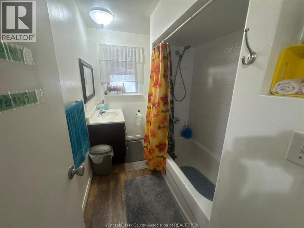 830 Talbot Road, Wheatley, ON - Indoor Photo Showing Bathroom