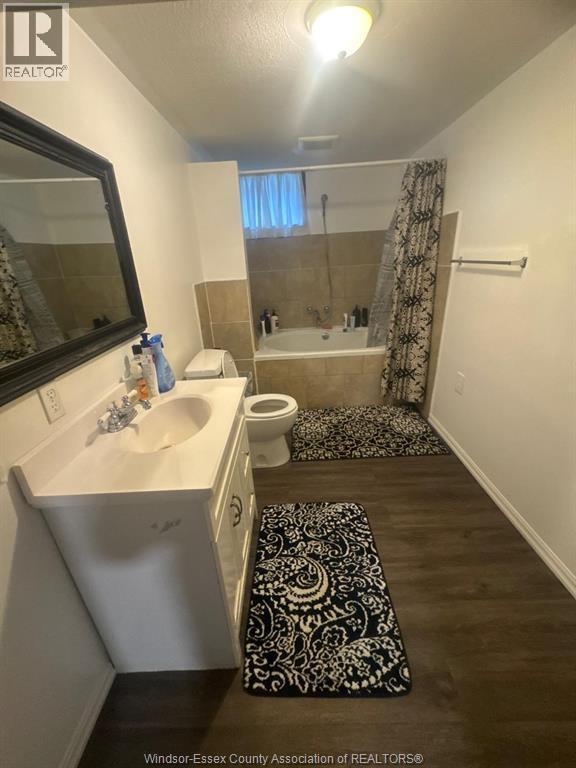 830 Talbot Road, Wheatley, ON - Indoor Photo Showing Bathroom