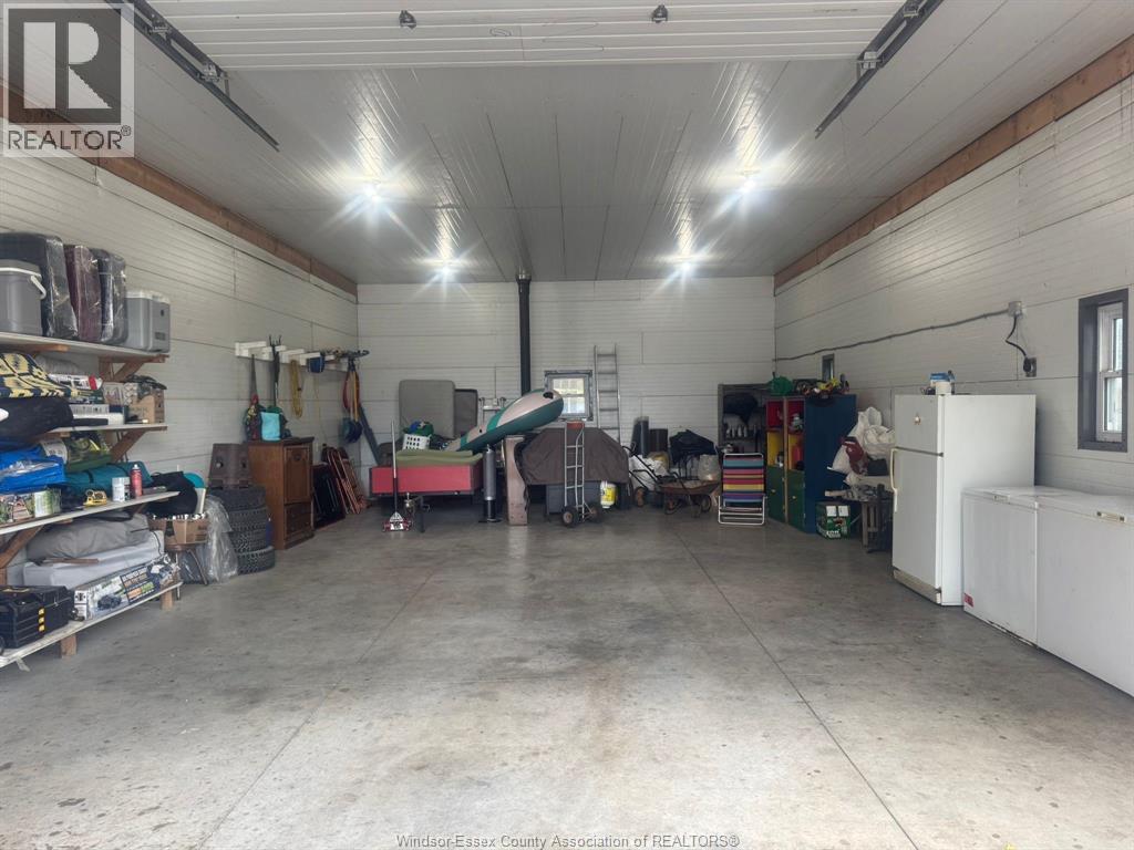 830 Talbot Road, Wheatley, ON - Indoor Photo Showing Garage