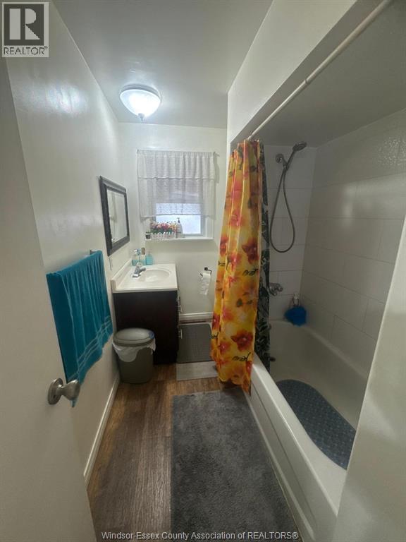 830 Talbot Road, Wheatley, ON - Indoor Photo Showing Bathroom