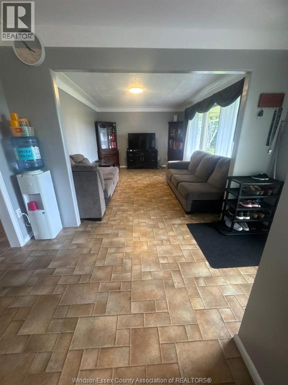 830 Talbot Road, Wheatley, ON - Indoor Photo Showing Other Room