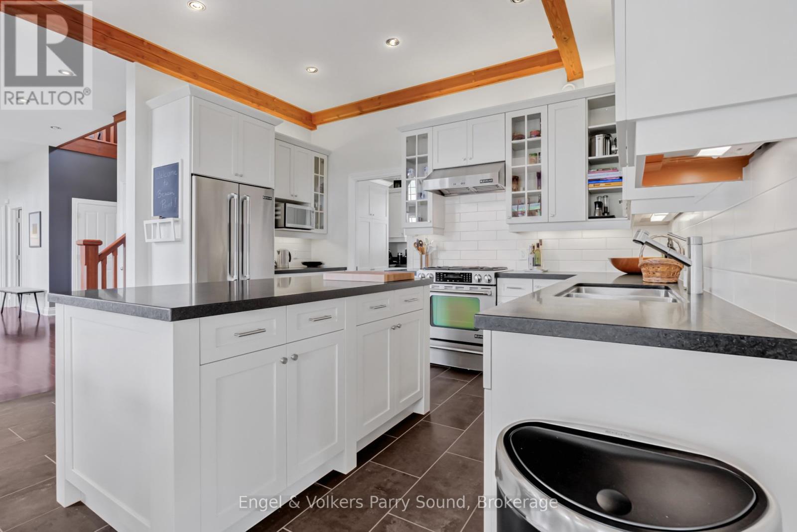 22 Beacon Point Drive, Carling, ON - Indoor Photo Showing Kitchen With Upgraded Kitchen