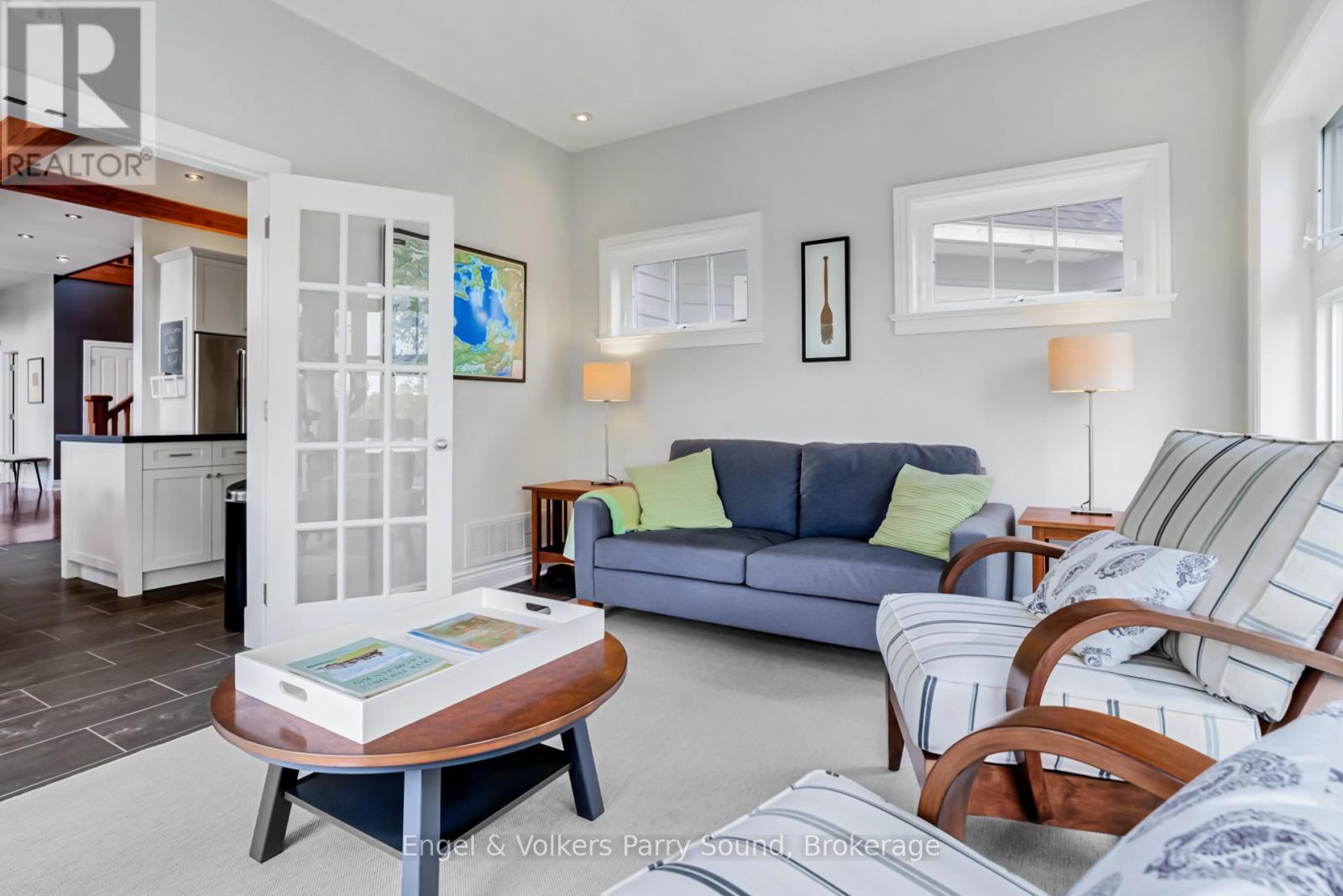 22 Beacon Point Drive, Carling, ON - Indoor Photo Showing Living Room