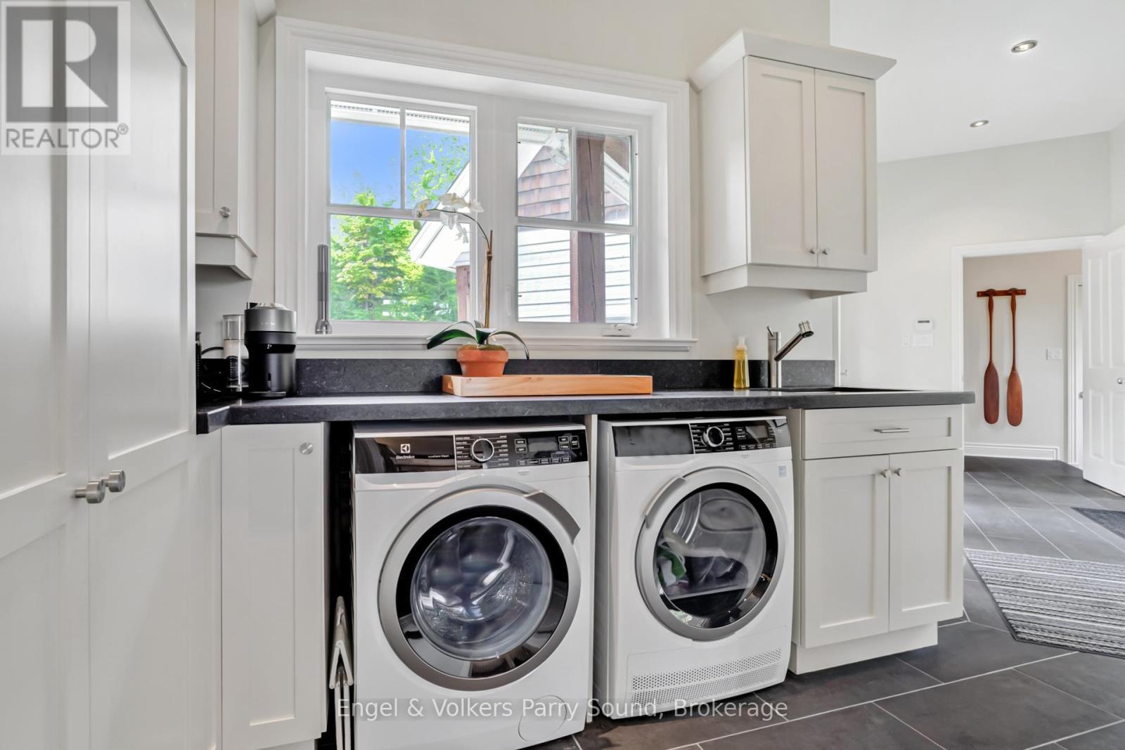 22 Beacon Point Drive, Carling, ON - Indoor Photo Showing Laundry Room