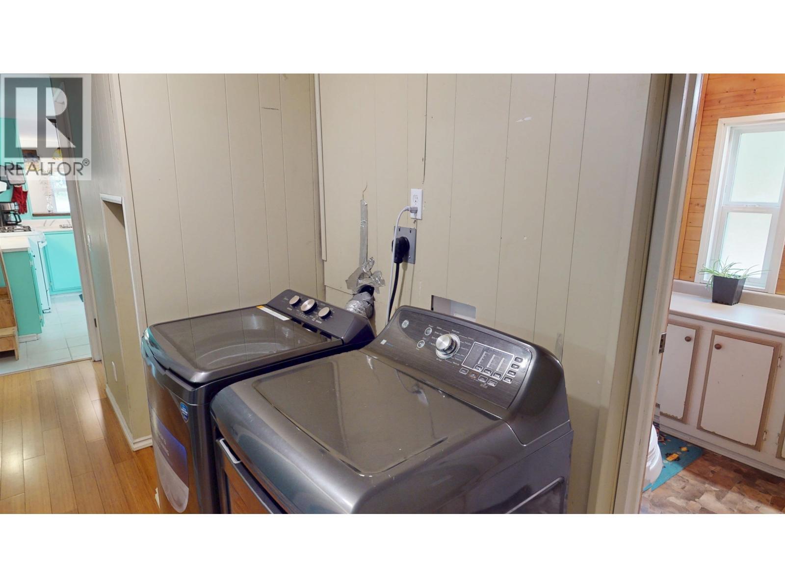 713 Tibbles Road, Quesnel, BC - Indoor Photo Showing Laundry Room