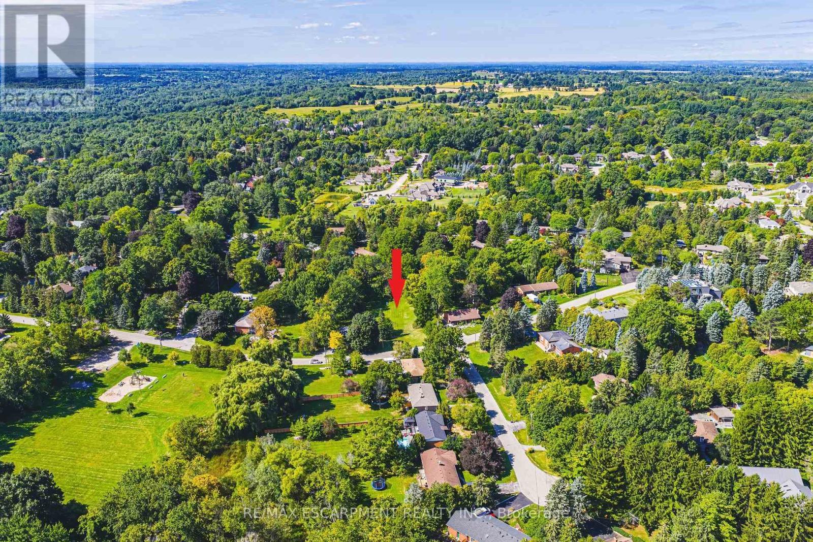 Close to all amenities. - 24 Rosebough Street, Hamilton, ON