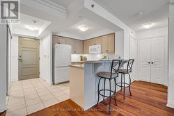 Kitchen/Foyer -