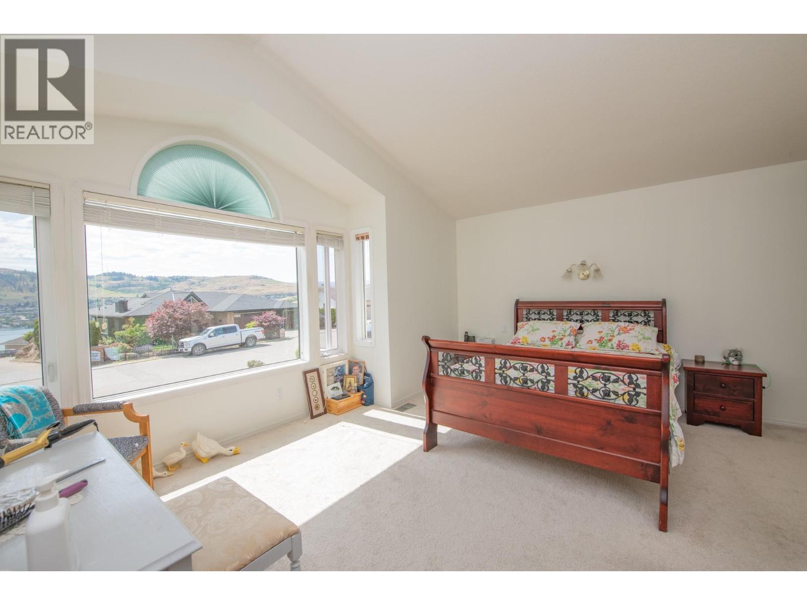 8841 Michael Drive, Coldstream, BC - Indoor Photo Showing Other Room