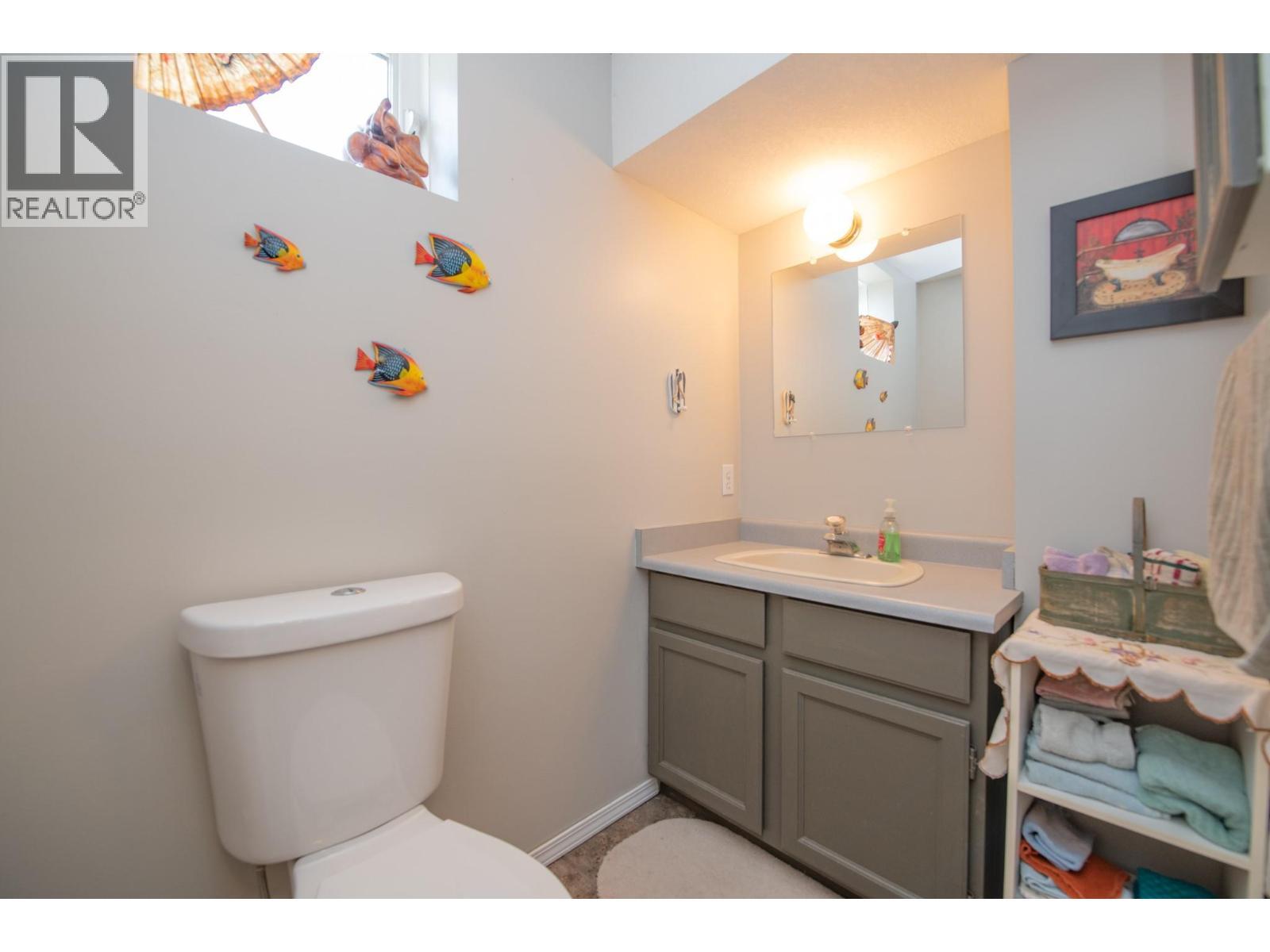 8841 Michael Drive, Coldstream, BC - Indoor Photo Showing Bathroom