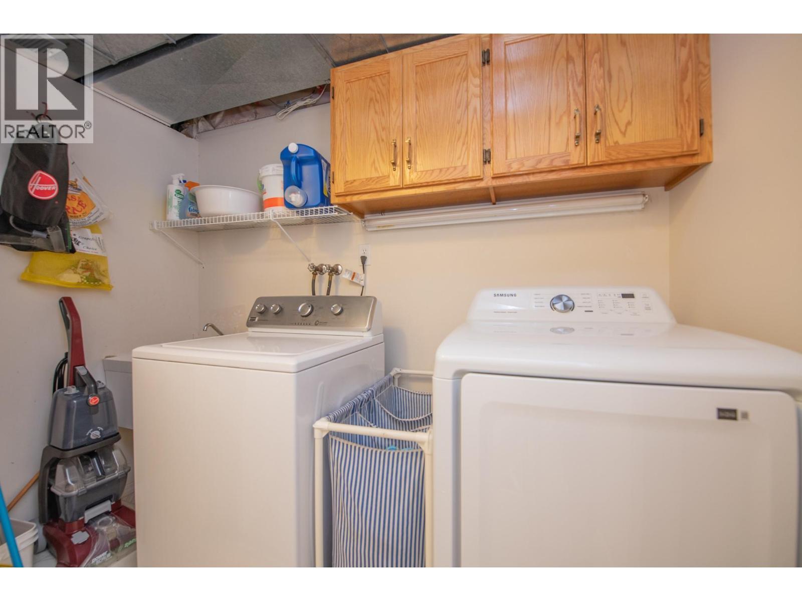 8841 Michael Drive, Coldstream, BC - Indoor Photo Showing Laundry Room