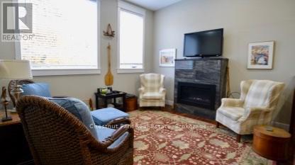 247 St Vincent Street, Meaford, ON - Indoor Photo Showing Living Room With Fireplace