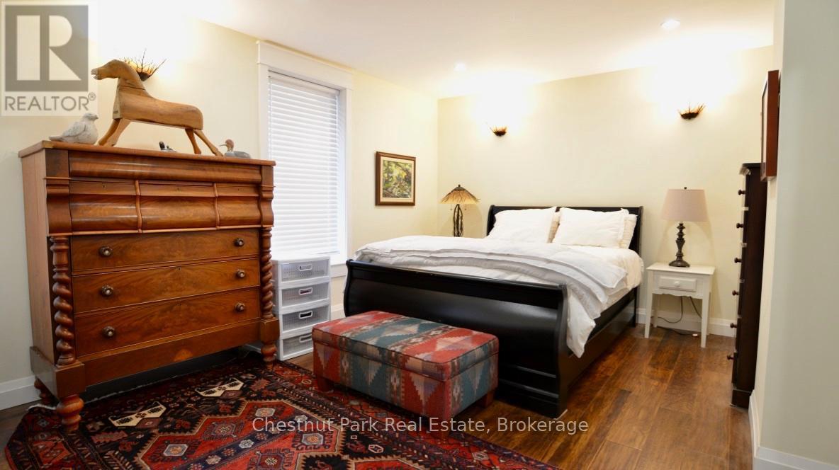 247 St Vincent Street, Meaford, ON - Indoor Photo Showing Bedroom