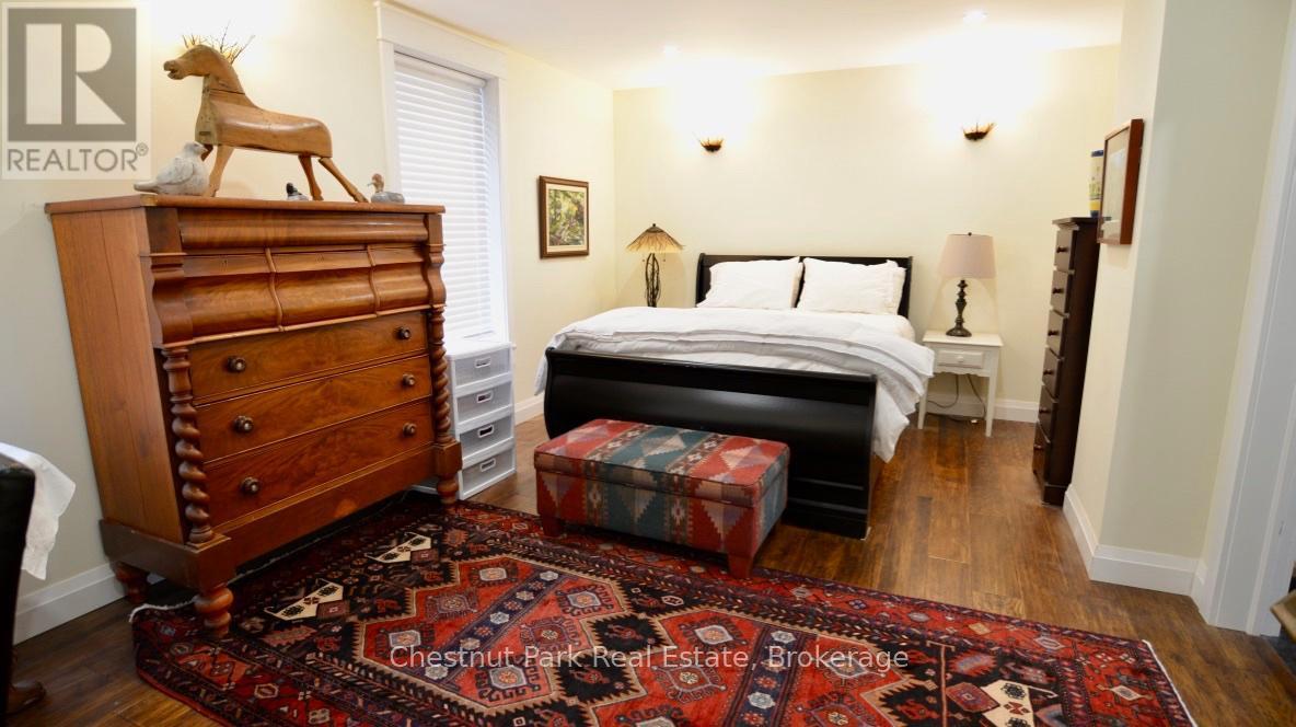 247 St Vincent Street, Meaford, ON - Indoor Photo Showing Bedroom